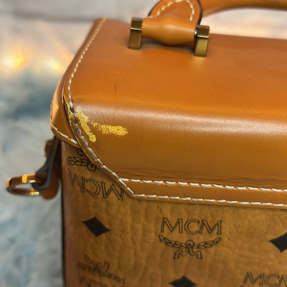 EUC!! MCM Camera Bag!! - Picture 4 of 6